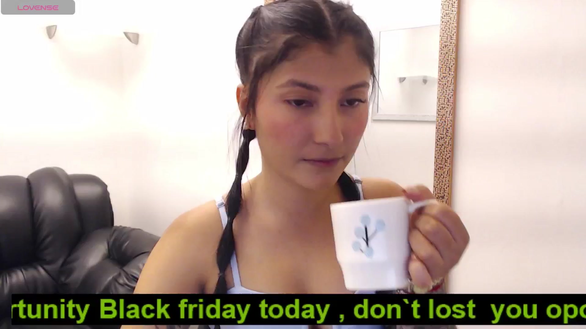 Gallery image thumbnail from Louisk's myfreecams stream on, 11/29/2024, 12:19 image 1 of 20