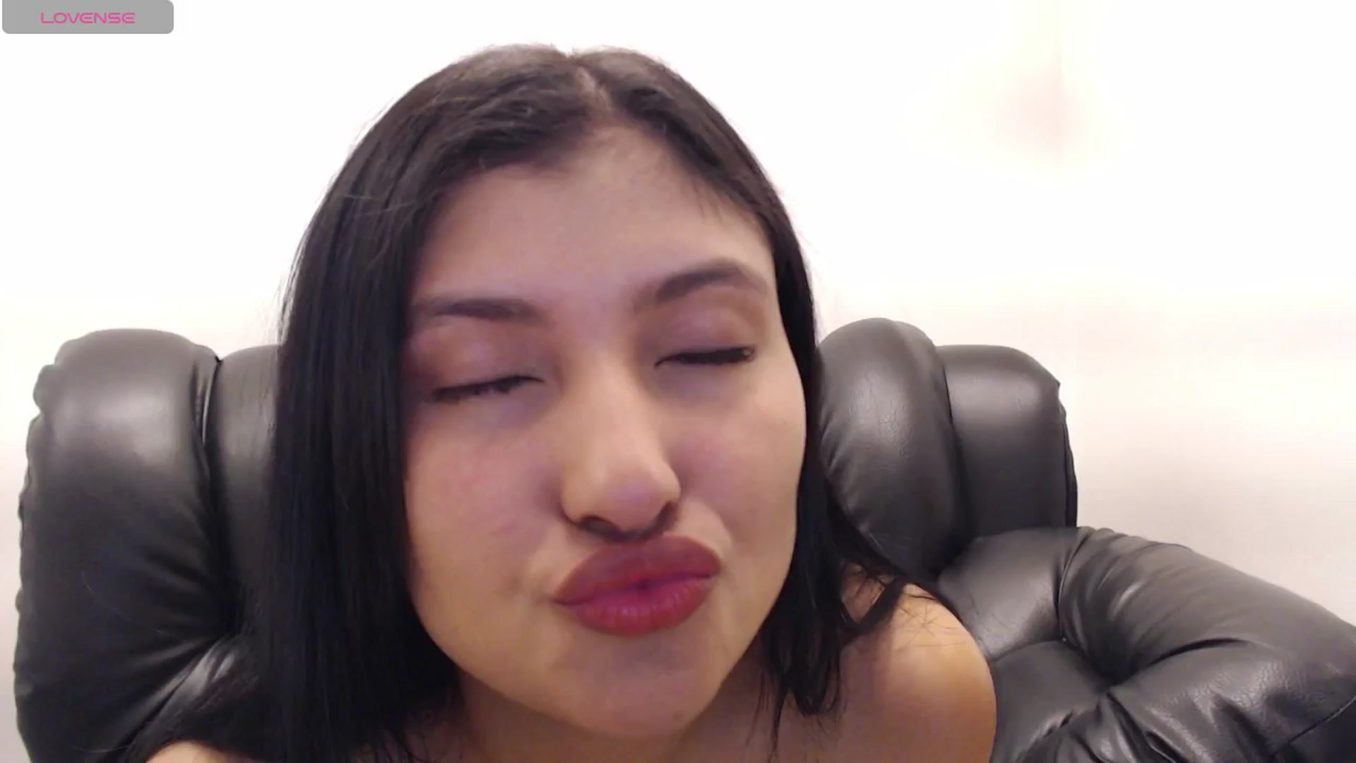 Gallery image thumbnail from Louisk's myfreecams stream on, 11/30/2024, 12:16 image 14 of 20