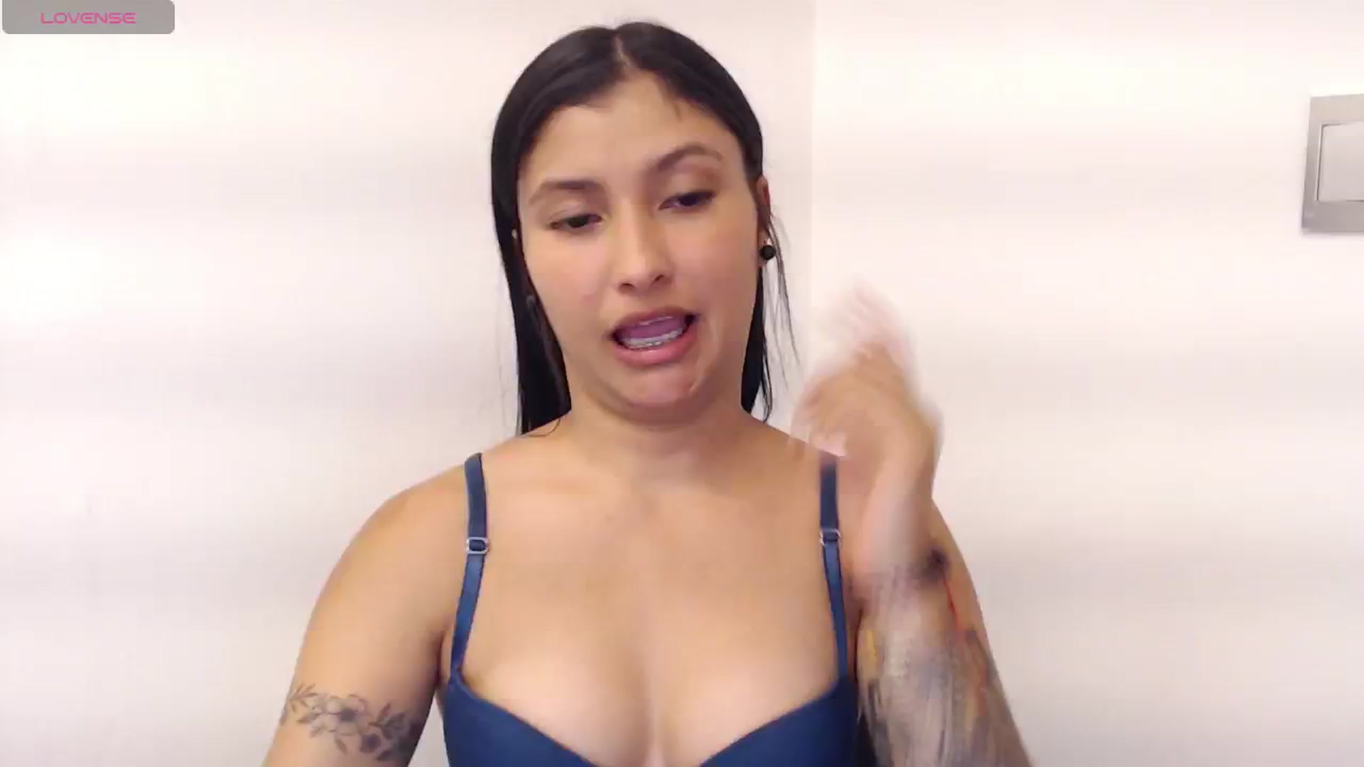 Gallery image thumbnail from Louisk's myfreecams stream on, 11/30/2024, 19:39 image 10 of 20