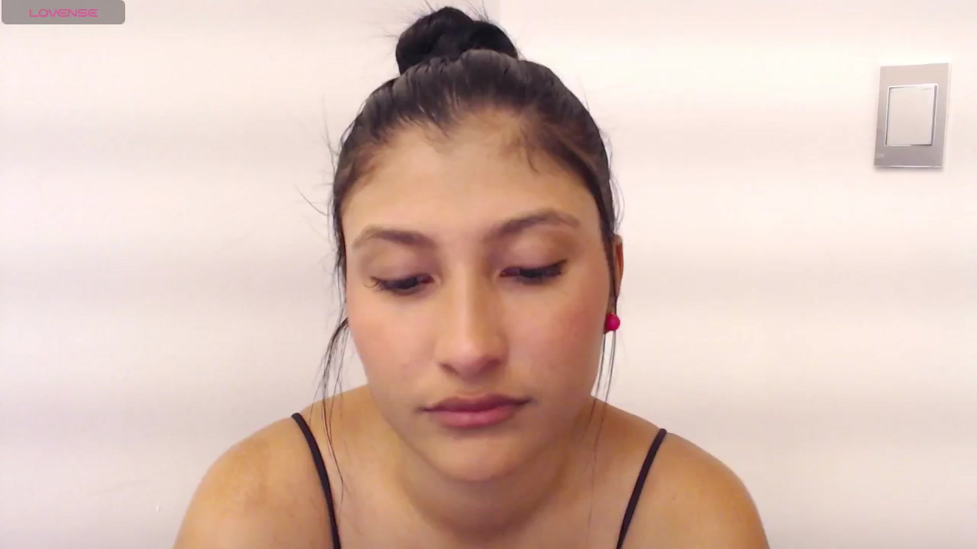 Gallery image thumbnail from Louisk's myfreecams stream on, 12/02/2024, 16:21 image 18 of 20