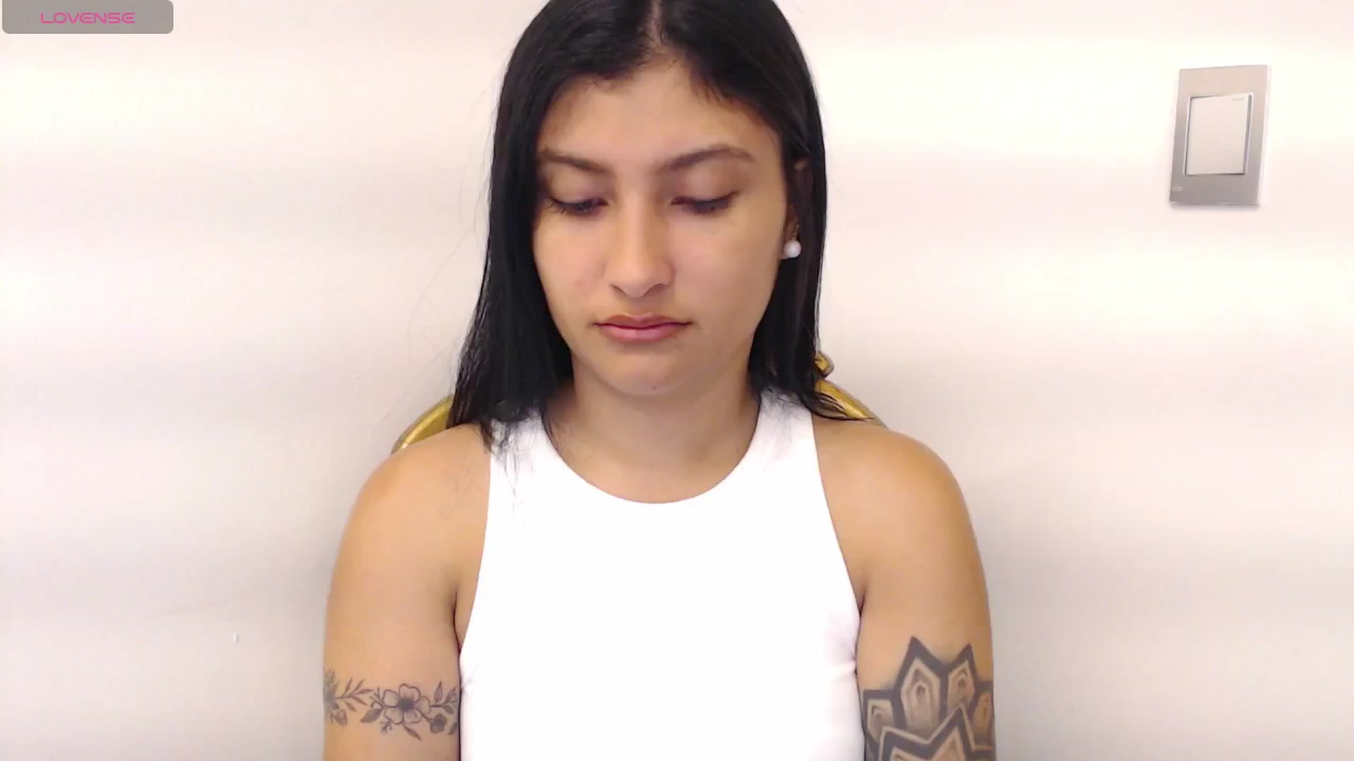 Gallery image thumbnail from Louisk's myfreecams stream on, 12/03/2024, 12:56 image 1 of 20
