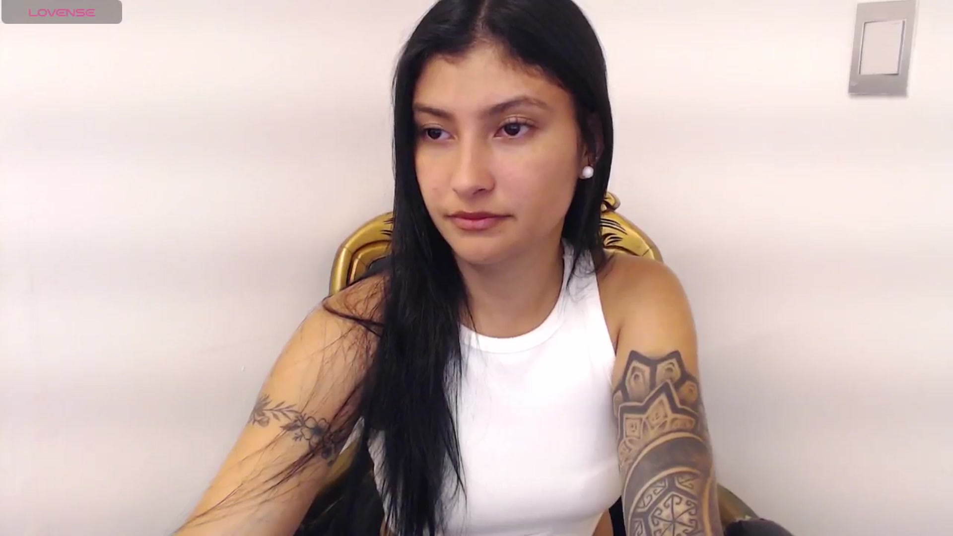 Gallery image thumbnail from Louisk's myfreecams stream on, 12/03/2024, 12:56 image 7 of 20