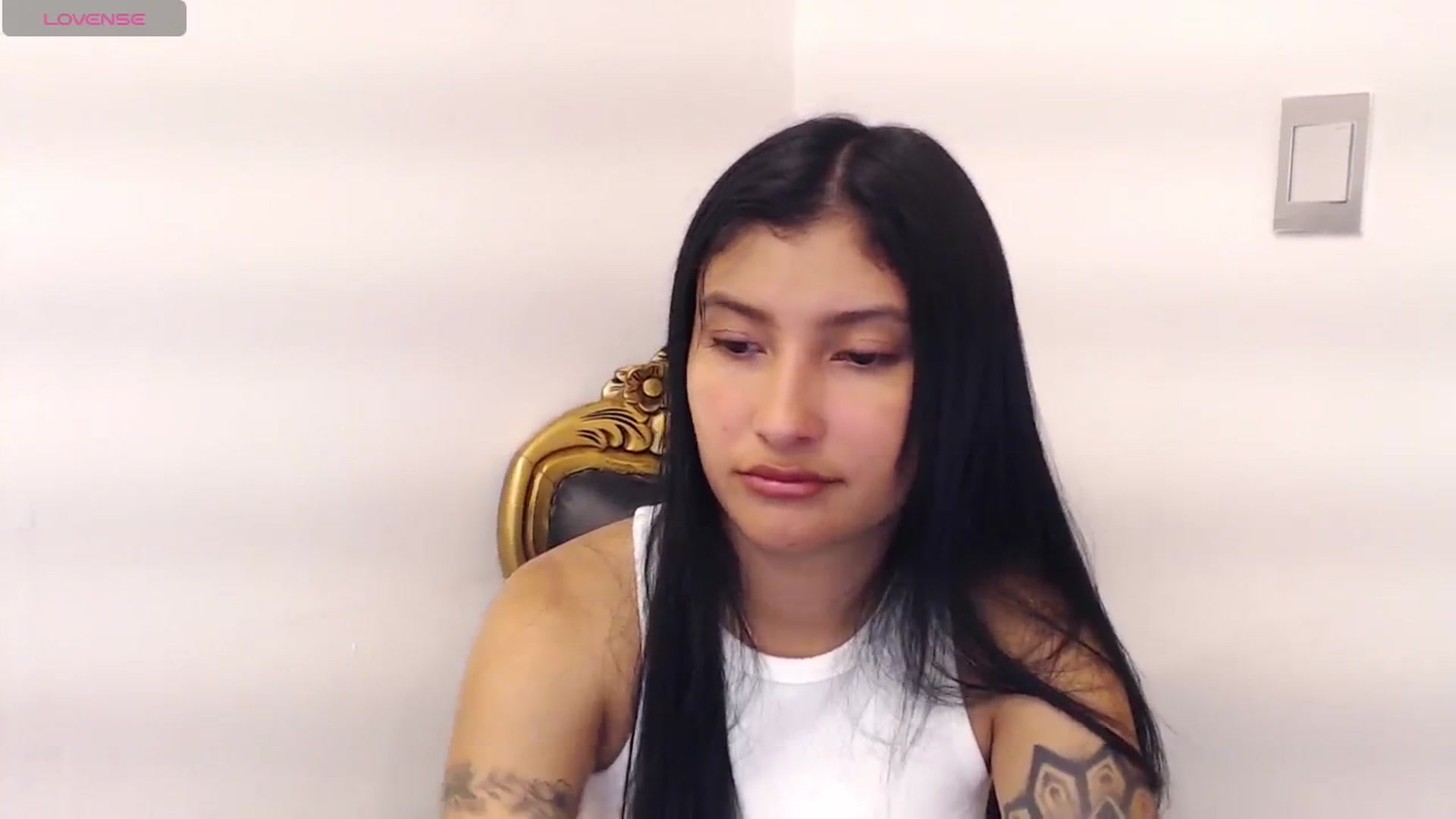 Gallery image thumbnail from Louisk's myfreecams stream on, 12/03/2024, 12:56 image 9 of 20