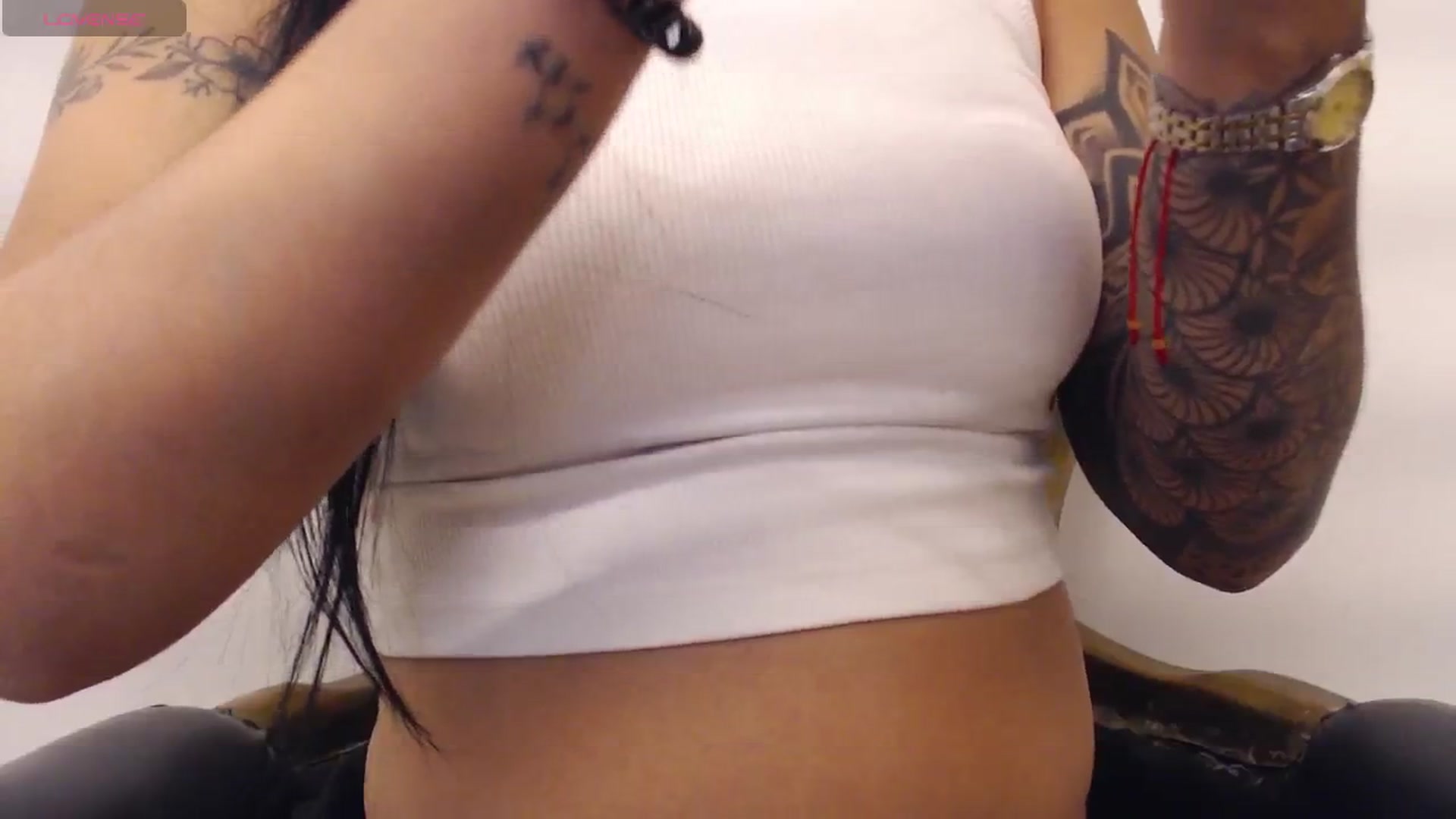 Gallery image thumbnail from Louisk's myfreecams stream on, 12/03/2024, 12:56 image 8 of 20