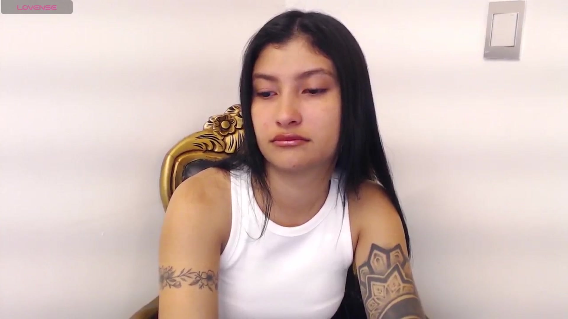 Gallery image thumbnail from Louisk's myfreecams stream on, 12/03/2024, 12:56 image 6 of 20