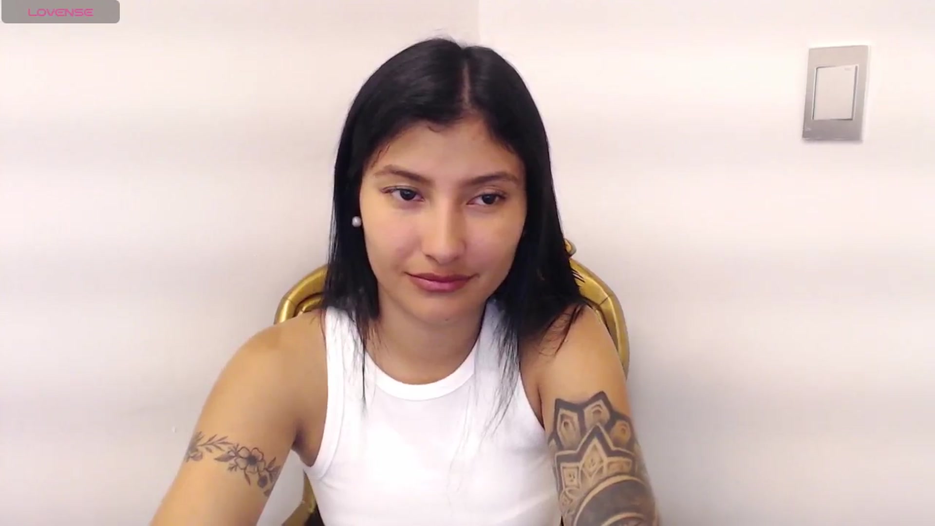 Gallery image thumbnail from Louisk's myfreecams stream on, 12/03/2024, 12:56 image 4 of 20
