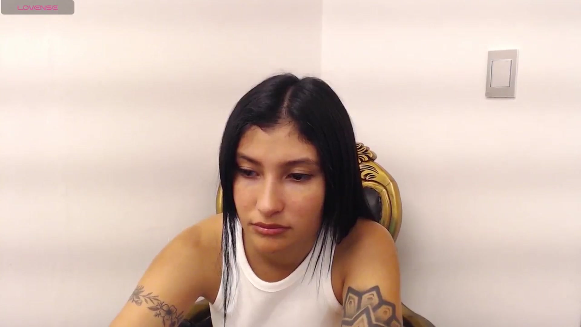 Gallery image thumbnail from Louisk's myfreecams stream on, 12/03/2024, 18:18 image 15 of 20
