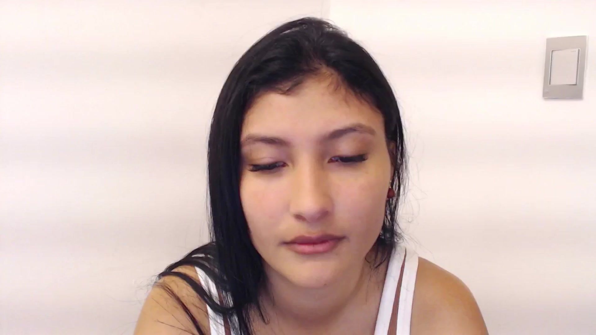 Gallery image thumbnail from Louisk's myfreecams stream on, 12/07/2024, 13:05 image 8 of 20
