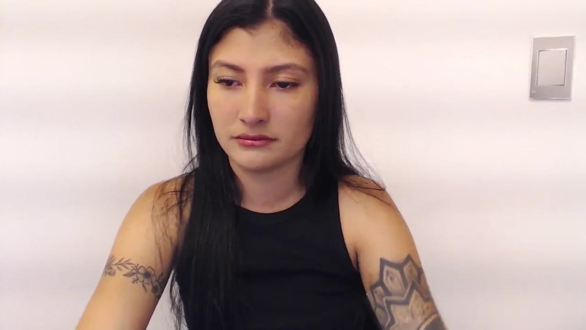 Gallery image thumbnail from Louisk's myfreecams stream on, 12/11/2024, 11:26 image 19 of 20