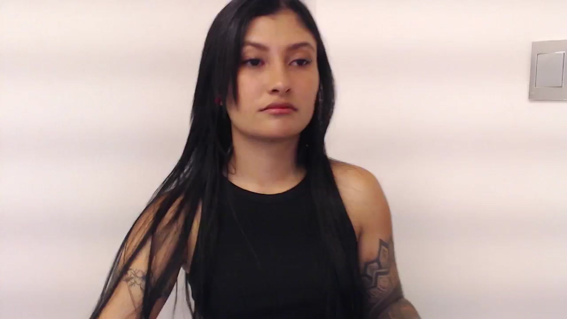 Gallery image thumbnail from Louisk's myfreecams stream on, 12/11/2024, 14:14 image 19 of 20