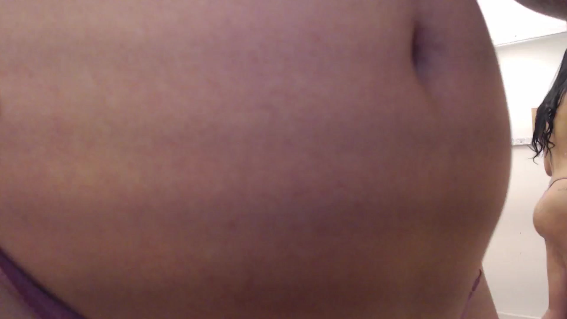 Gallery image thumbnail from Louisk's myfreecams stream on, 12/15/2024, 15:40 image 9 of 20