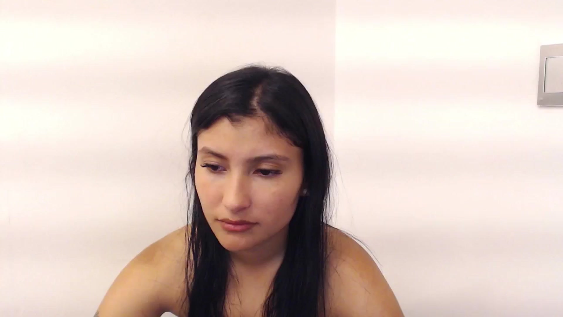 Gallery image thumbnail from Louisk's myfreecams stream on, 12/15/2024, 17:15 image 2 of 20
