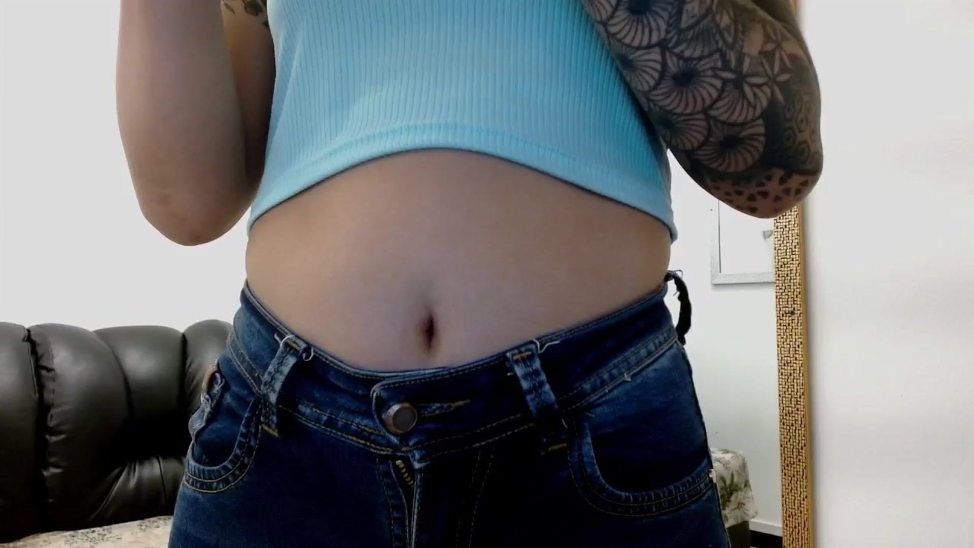 Gallery image thumbnail from Louisk's myfreecams stream on, 12/17/2024, 18:47 image 13 of 20