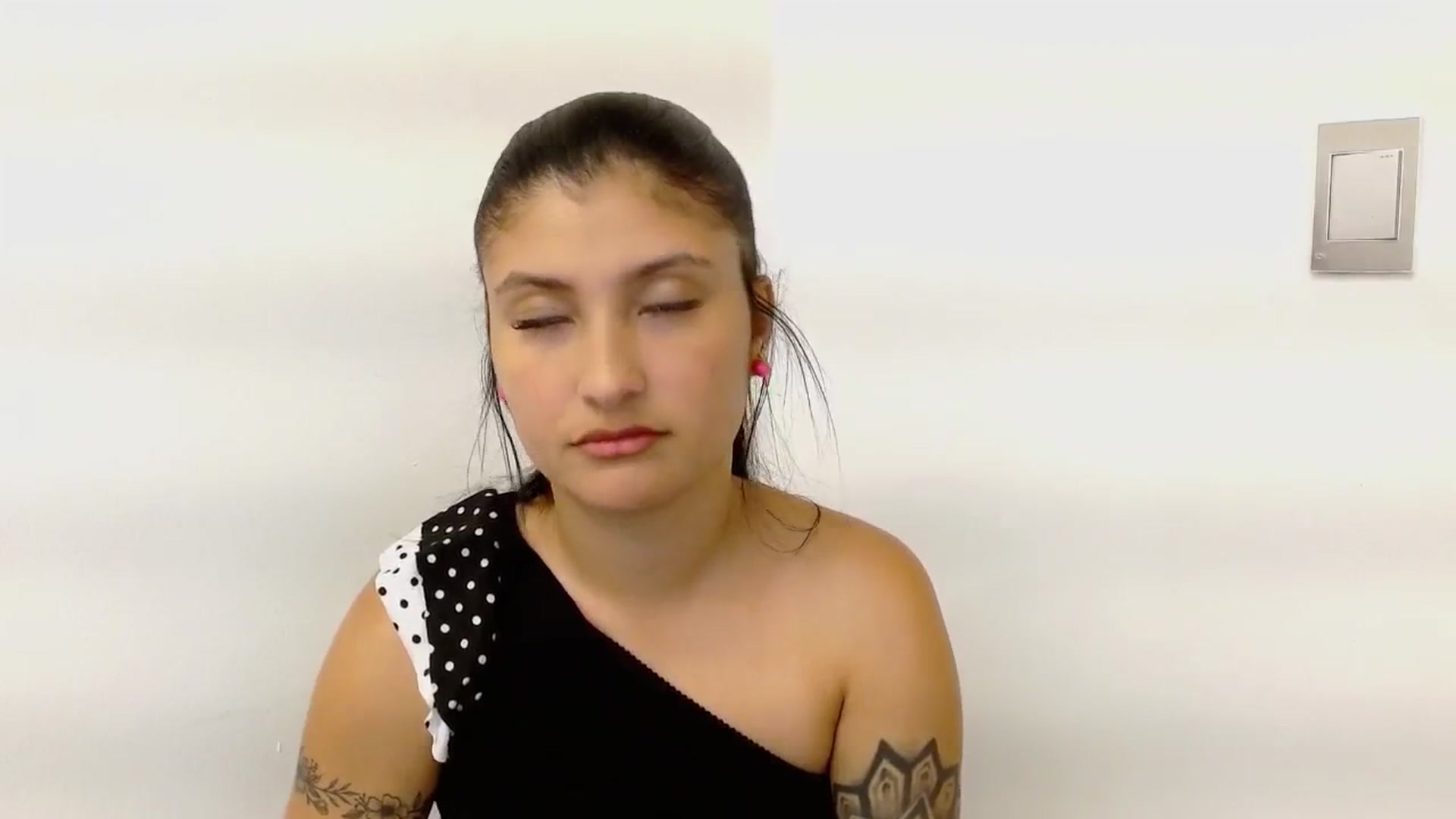 Gallery image thumbnail from Louisk's myfreecams stream on, 12/19/2024, 13:38 image 5 of 20