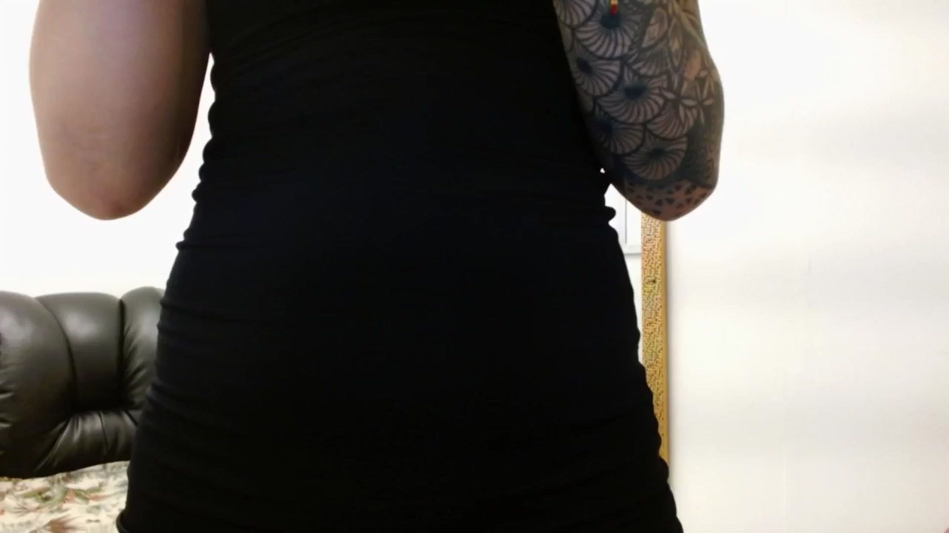 Gallery image thumbnail from Louisk's myfreecams stream on, 12/21/2024, 18:33 image 12 of 20