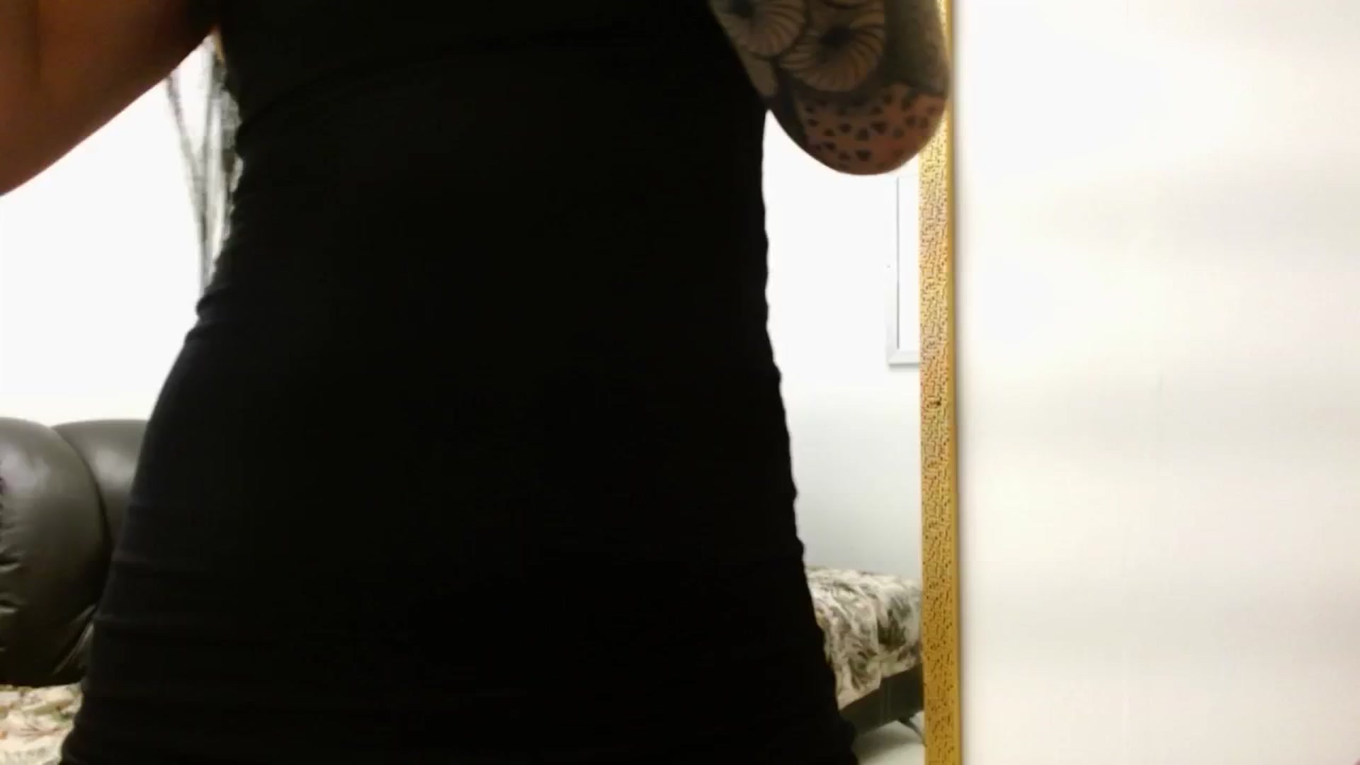 Gallery image thumbnail from Louisk's myfreecams stream on, 12/21/2024, 18:33 image 13 of 20