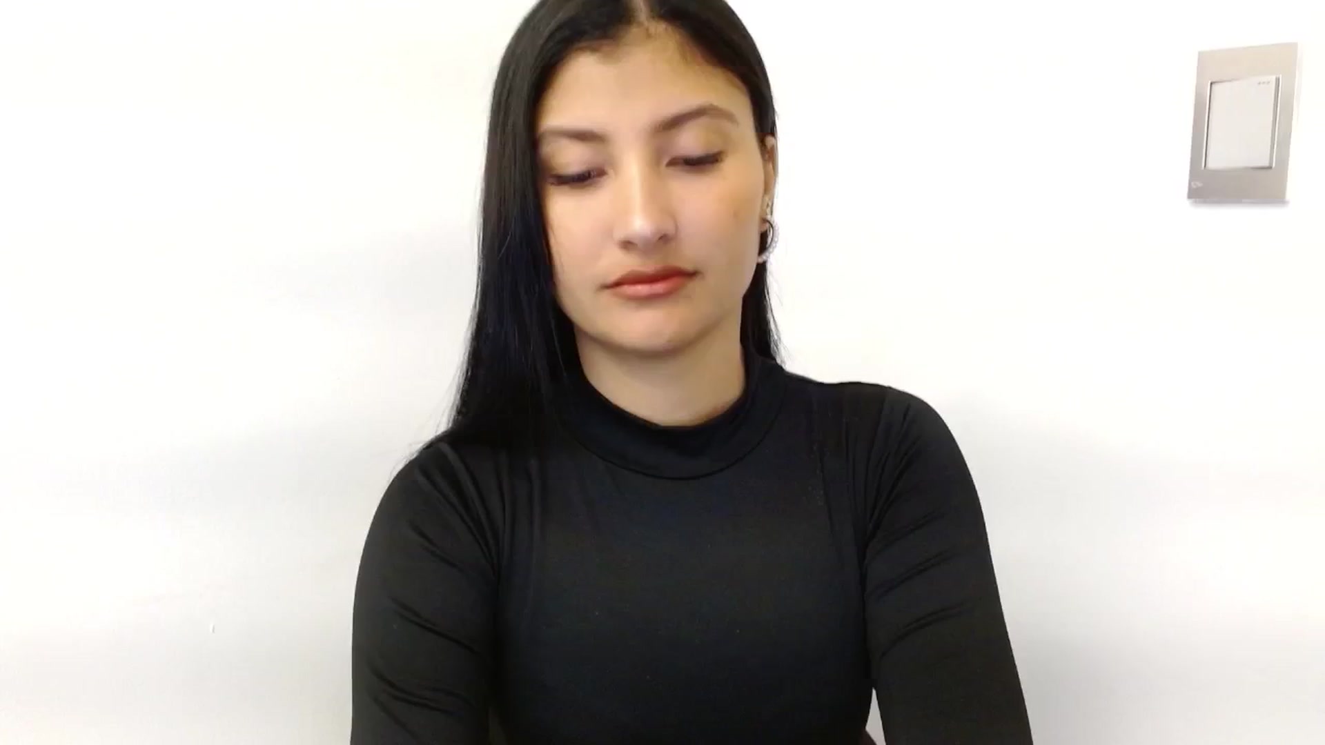 Gallery image thumbnail from Louisk's myfreecams stream on, 12/22/2024, 14:23 image 1 of 20