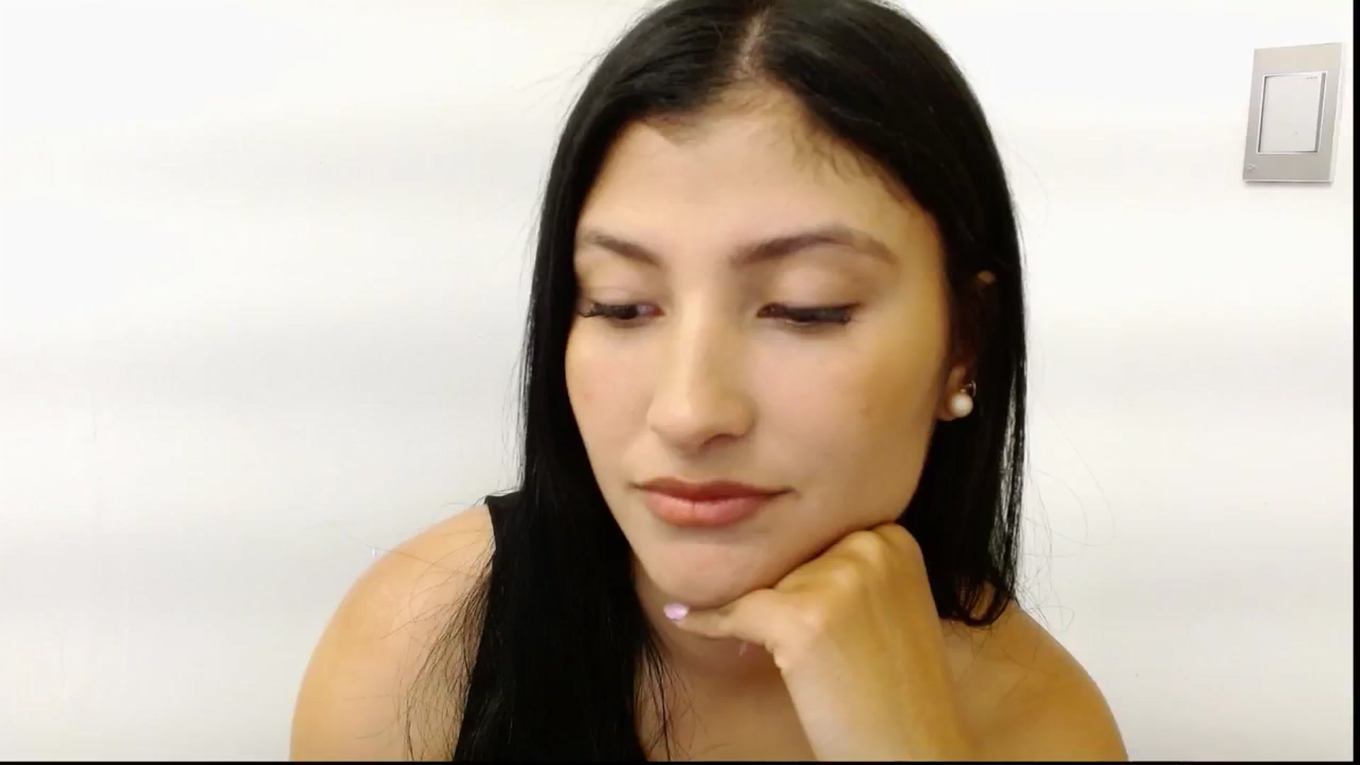 Gallery image thumbnail from Louisk's myfreecams stream on, 01/04/2025, 13:05 image 13 of 20