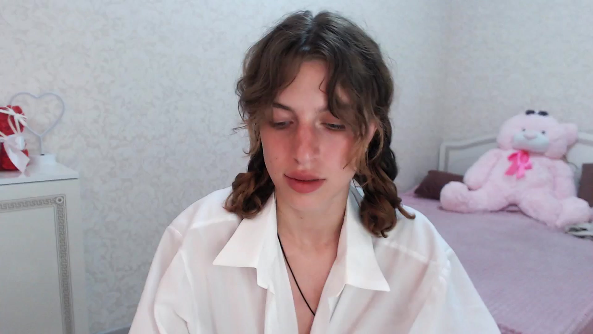 Gallery image thumbnail from Loulou_'s myfreecams stream on, 06/08/2024, 17:05 image 13 of 20