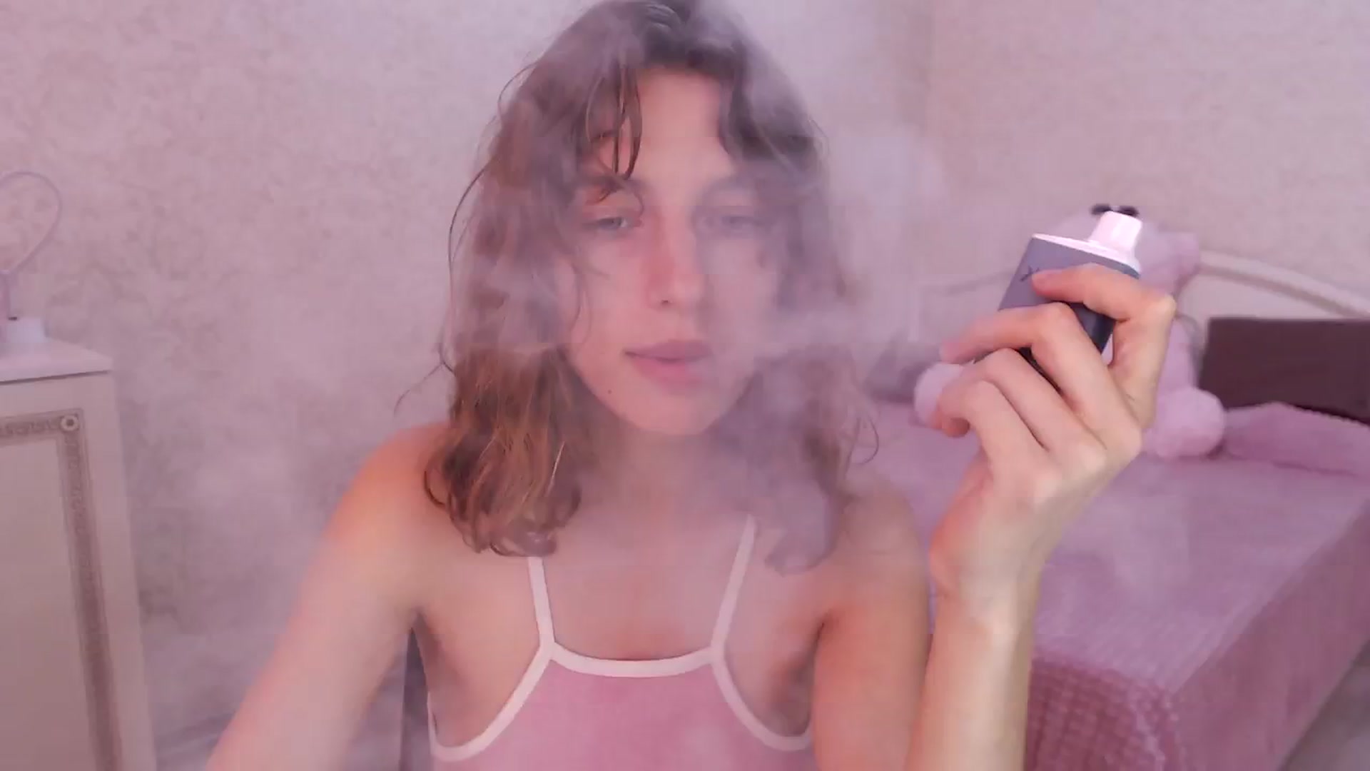 Gallery image thumbnail from Loulou_'s myfreecams stream on, 06/10/2024, 13:07 image 20 of 20