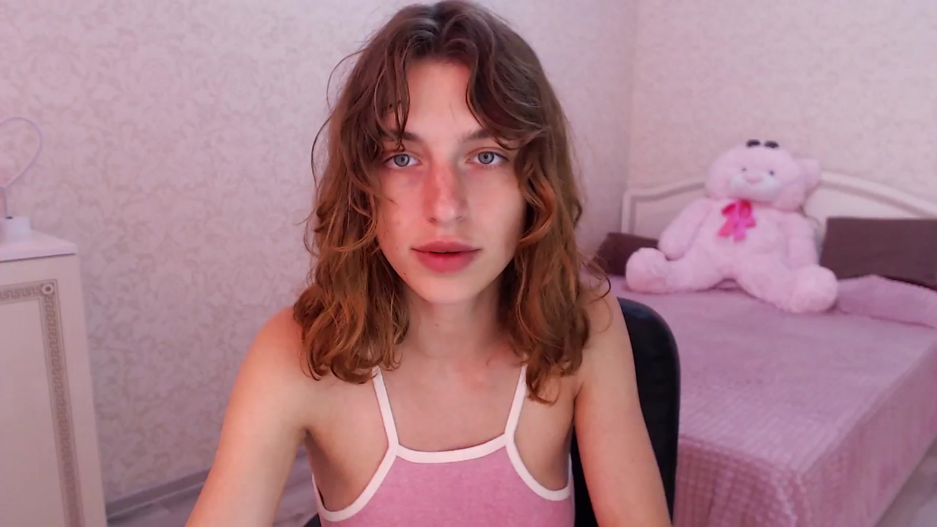 Gallery image thumbnail from Loulou_'s myfreecams stream on, 06/10/2024, 13:07 image 18 of 20