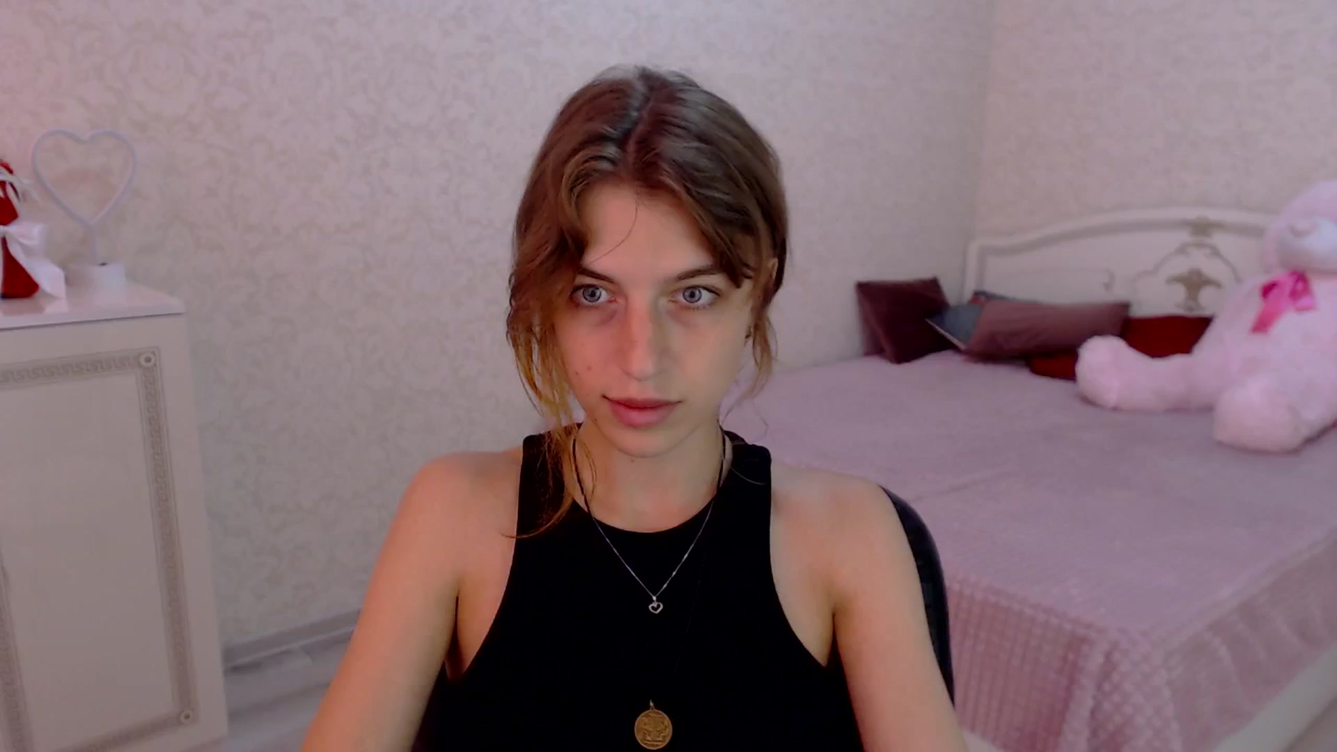 Gallery image thumbnail from Loulou_'s myfreecams stream on, 06/16/2024, 12:31 image 15 of 20