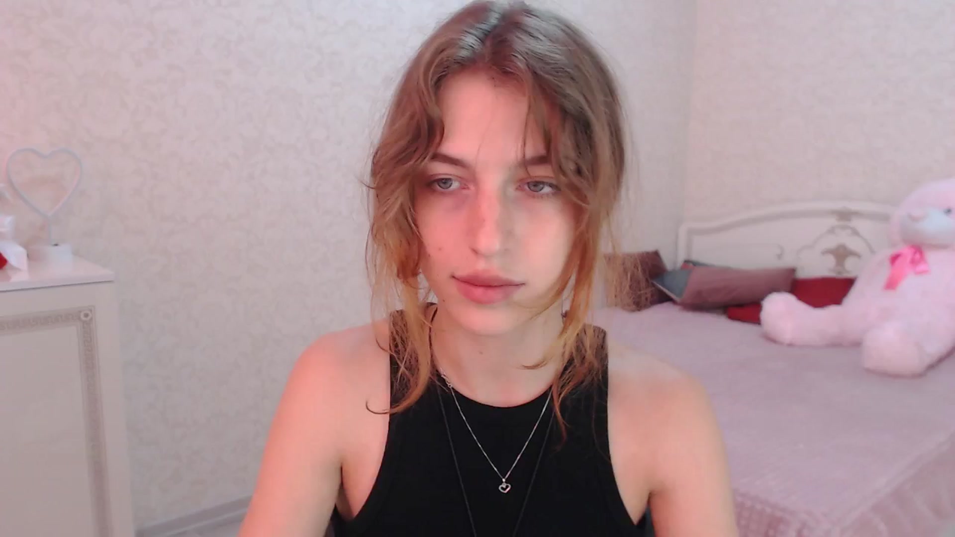 Gallery image thumbnail from Loulou_'s myfreecams stream on, 06/16/2024, 13:14 image 20 of 20