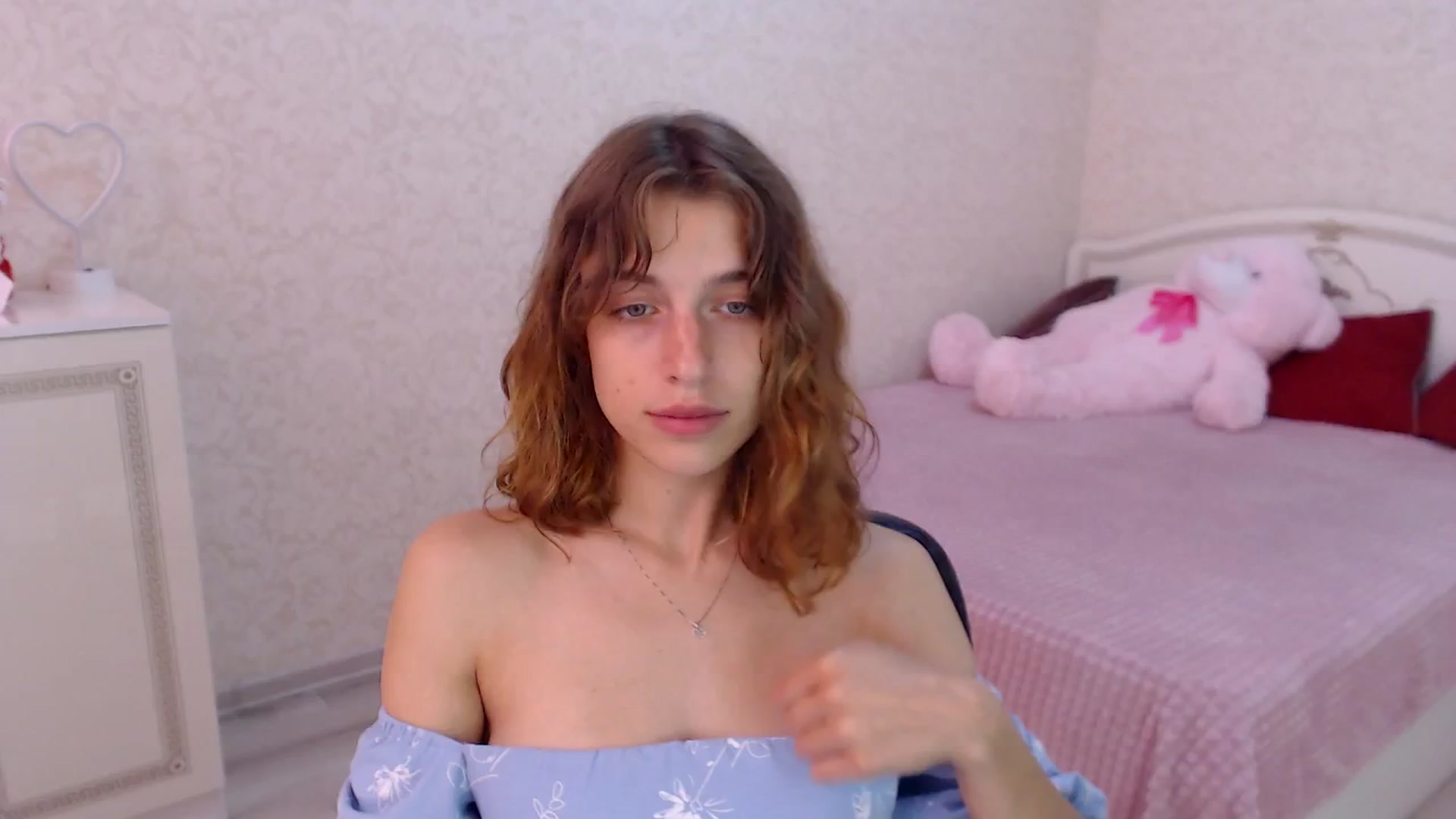Gallery image thumbnail from Loulou_'s myfreecams stream on, 06/19/2024, 13:47 image 3 of 20