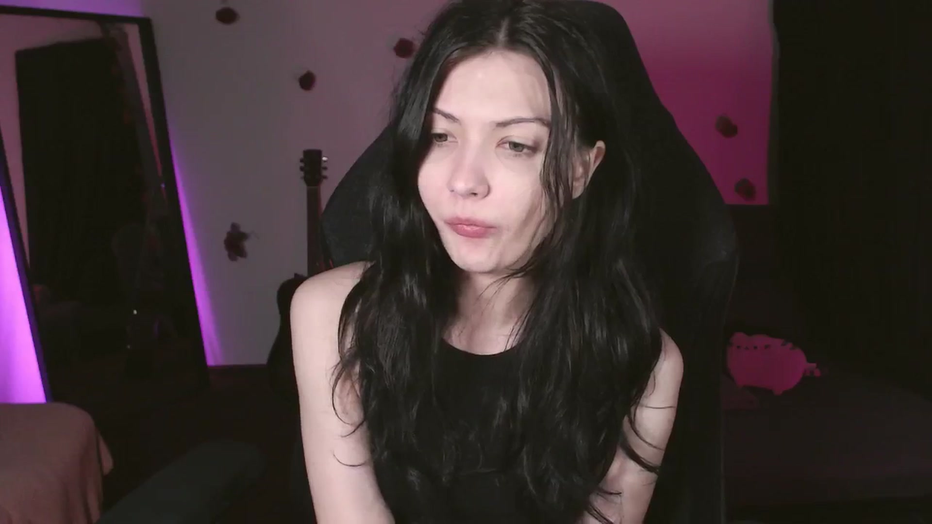 Gallery image thumbnail from Lounge100's myfreecams stream on, 05/08/2024, 02:38 image 15 of 20