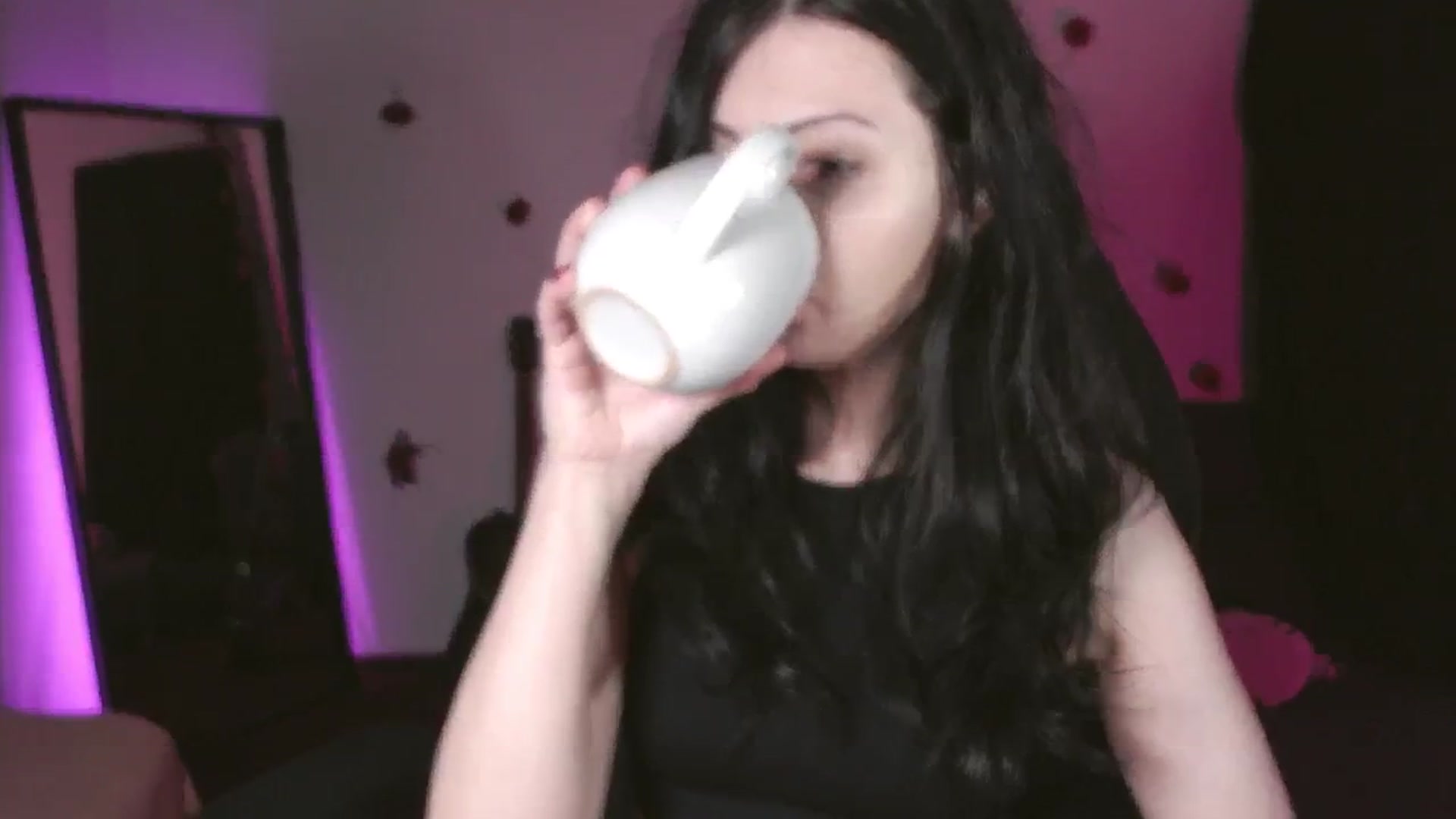 Gallery image thumbnail from Lounge100's myfreecams stream on, 05/08/2024, 02:38 image 11 of 20