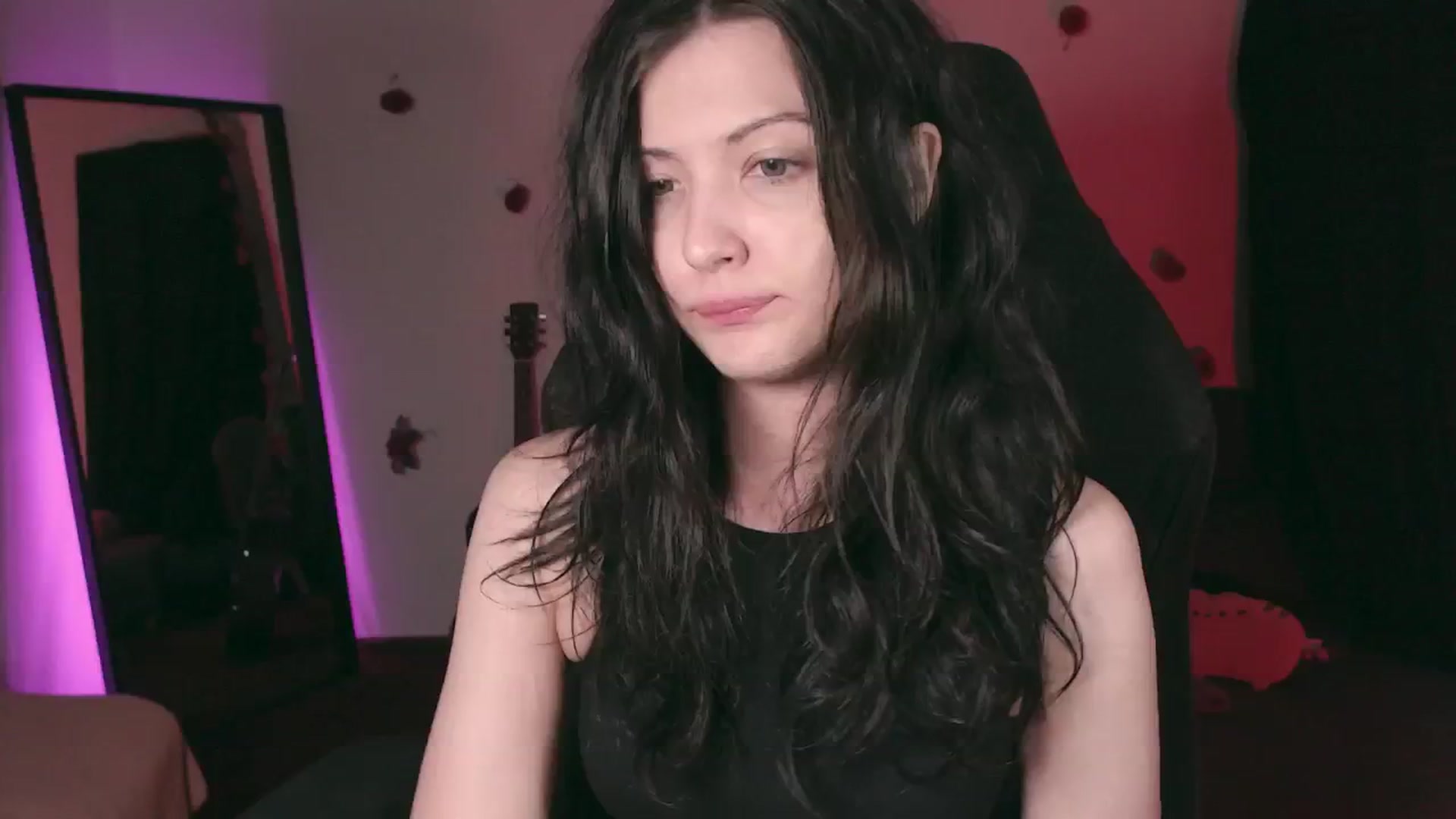 Gallery image thumbnail from Lounge100's myfreecams stream on, 05/08/2024, 03:19 image 15 of 20