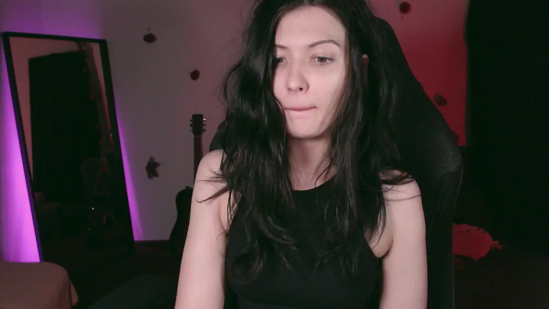 Gallery image thumbnail from Lounge100's myfreecams stream on, 05/08/2024, 03:19 image 13 of 20