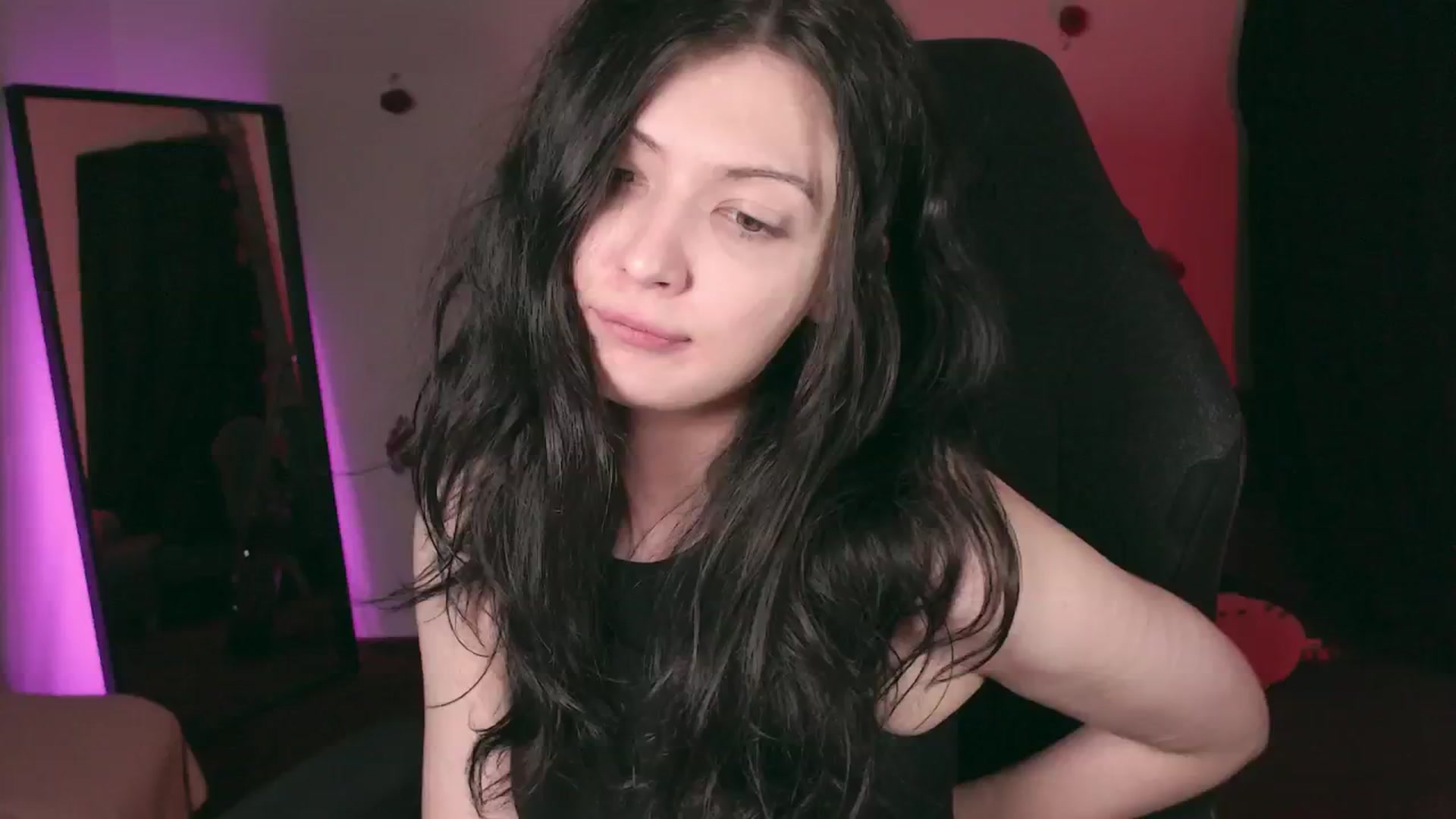 Gallery image thumbnail from Lounge100's myfreecams stream on, 05/08/2024, 03:19 image 14 of 20