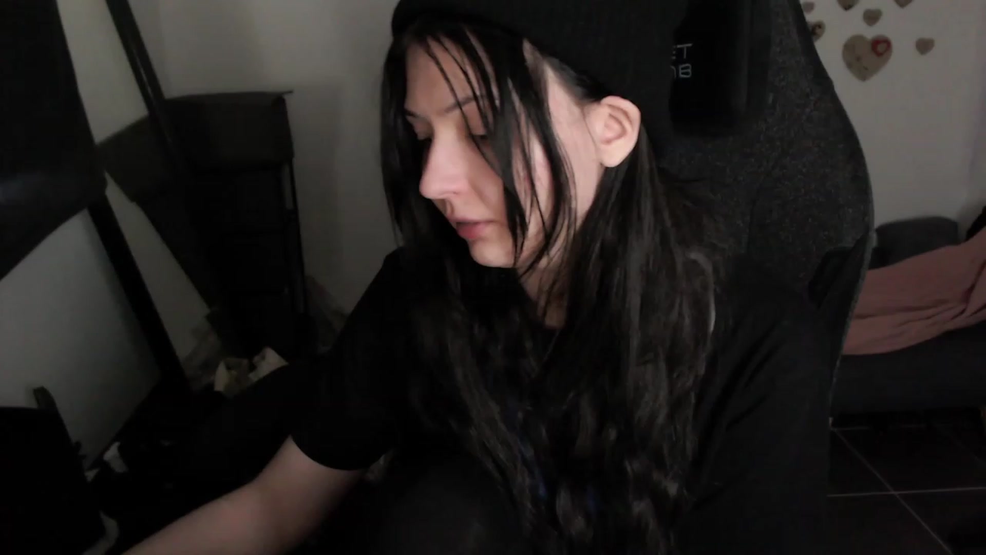 Gallery image thumbnail from Lounge1OOOOOO's myfreecams stream on, 08/07/2023, 04:06 image 19 of 20