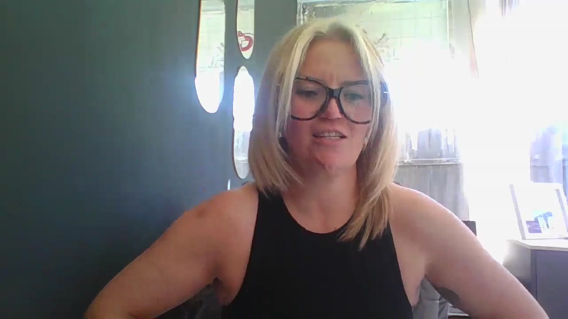 Gallery image thumbnail from Loux31x's myfreecams stream on, 04/01/2025, 09:09 image 17 of 20