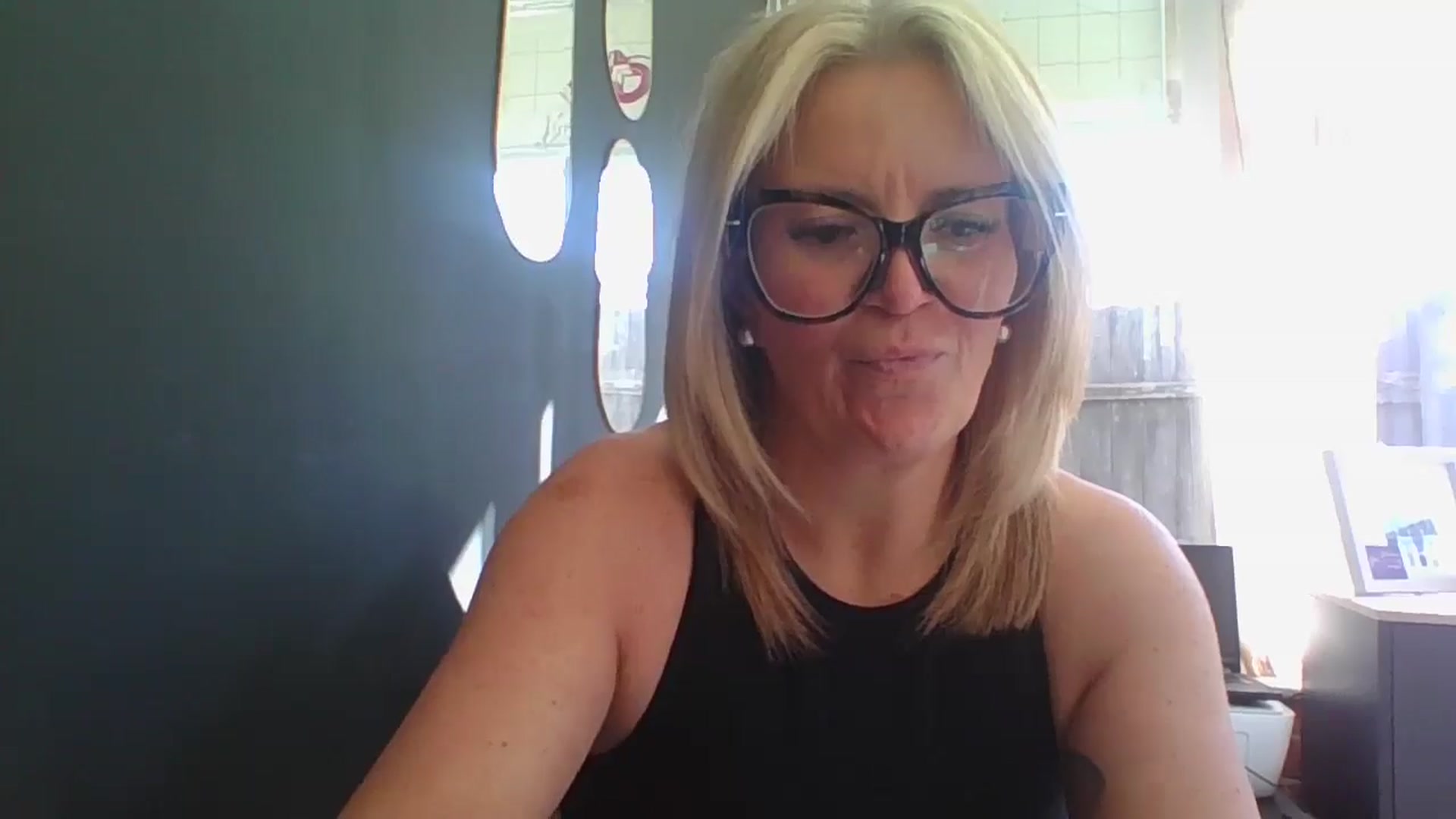 Gallery image thumbnail from Loux31x's myfreecams stream on, 04/01/2025, 09:09 image 3 of 20