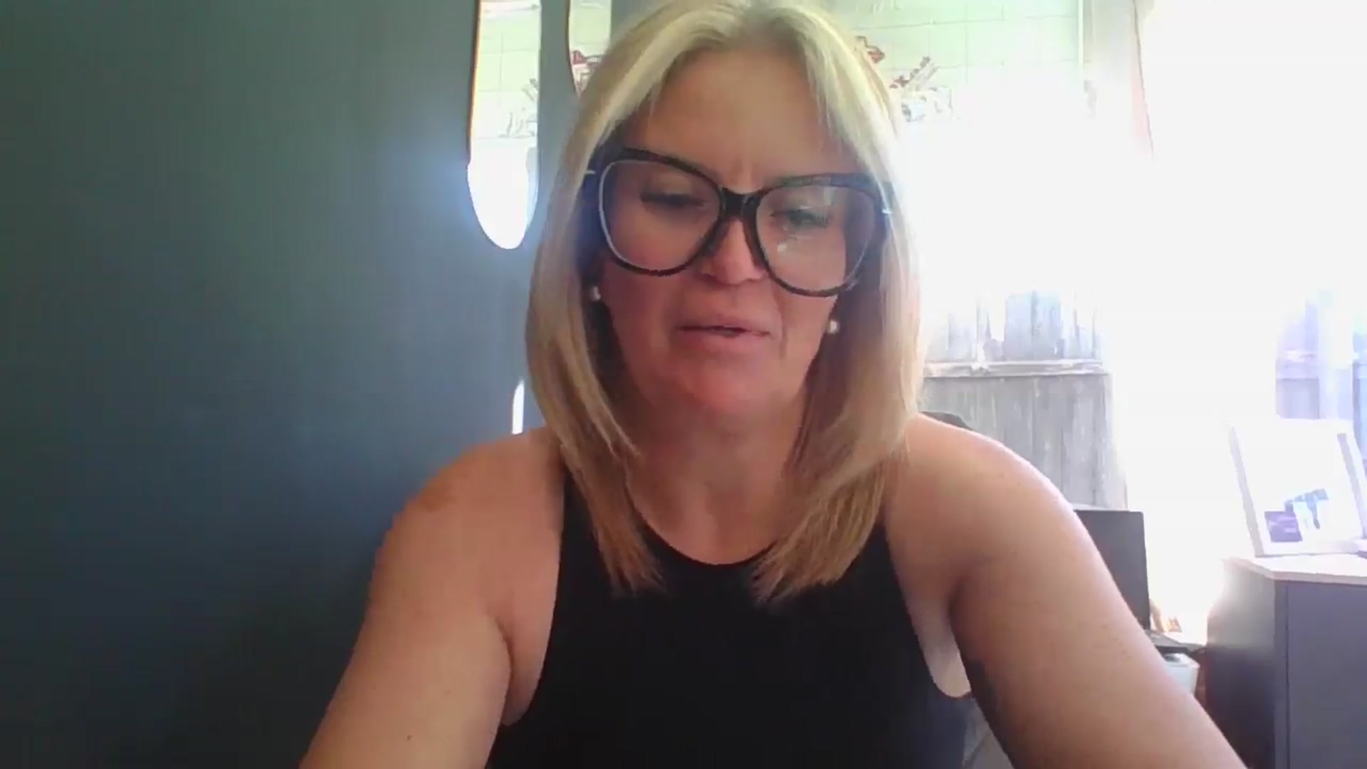 Gallery image thumbnail from Loux31x's myfreecams stream on, 04/01/2025, 09:09 image 4 of 20