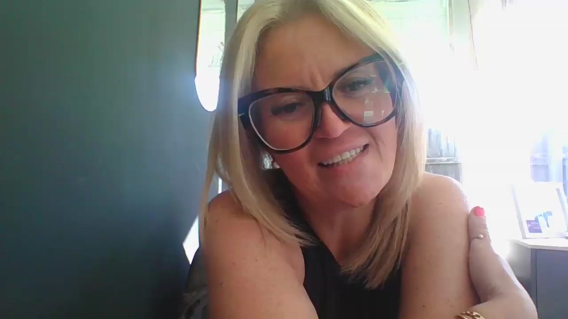 Gallery image thumbnail from Loux31x's myfreecams stream on, 04/01/2025, 09:09 image 8 of 20