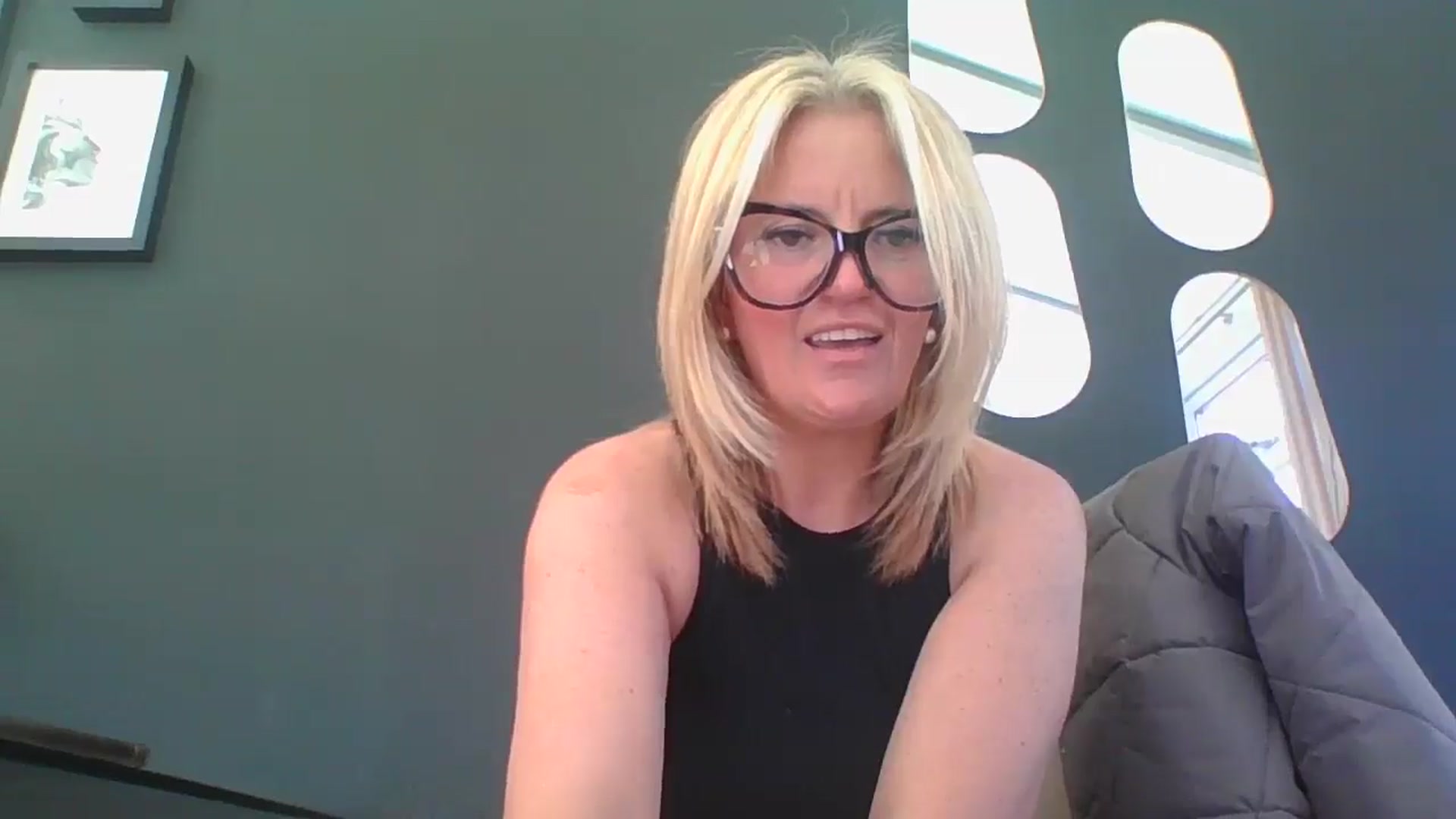 Gallery image thumbnail from Loux31x's myfreecams stream on, 04/01/2025, 13:29 image 10 of 20