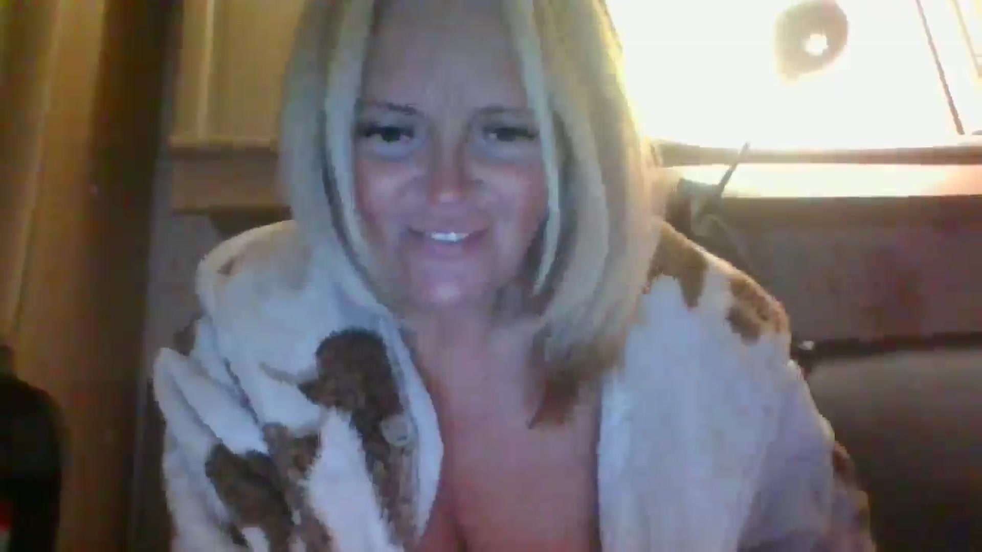Gallery image thumbnail from Loux31x's myfreecams stream on, 04/01/2025, 21:48 image 8 of 20