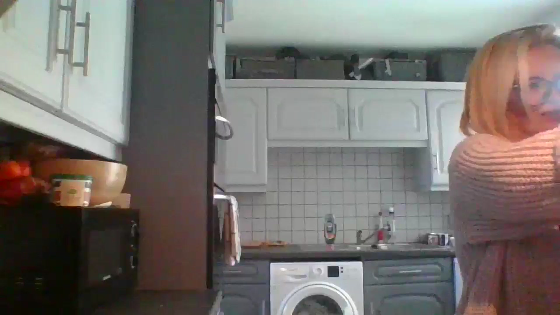 Gallery image thumbnail from Loux31x's myfreecams stream on, 04/15/2025, 15:24 image 7 of 20