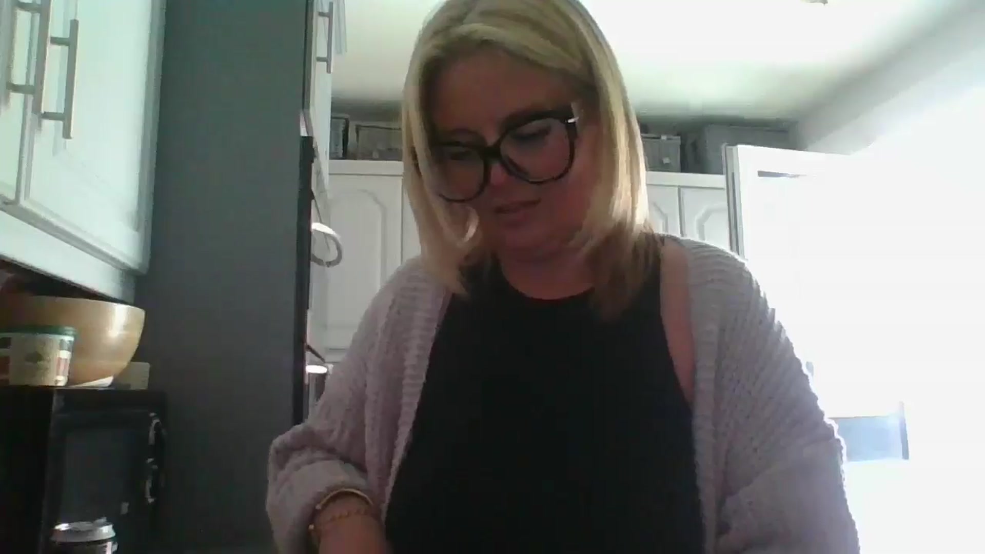 Gallery image thumbnail from Loux31x's myfreecams stream on, 04/15/2025, 15:24 image 4 of 20