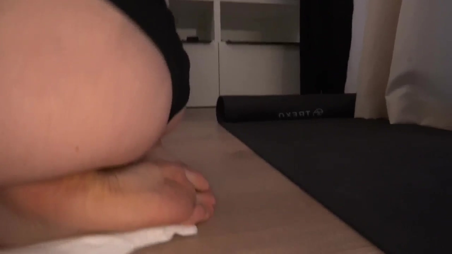 Gallery image thumbnail from LoveAmeli's myfreecams stream on, 12/21/2025, 12:15 image 9 of 20