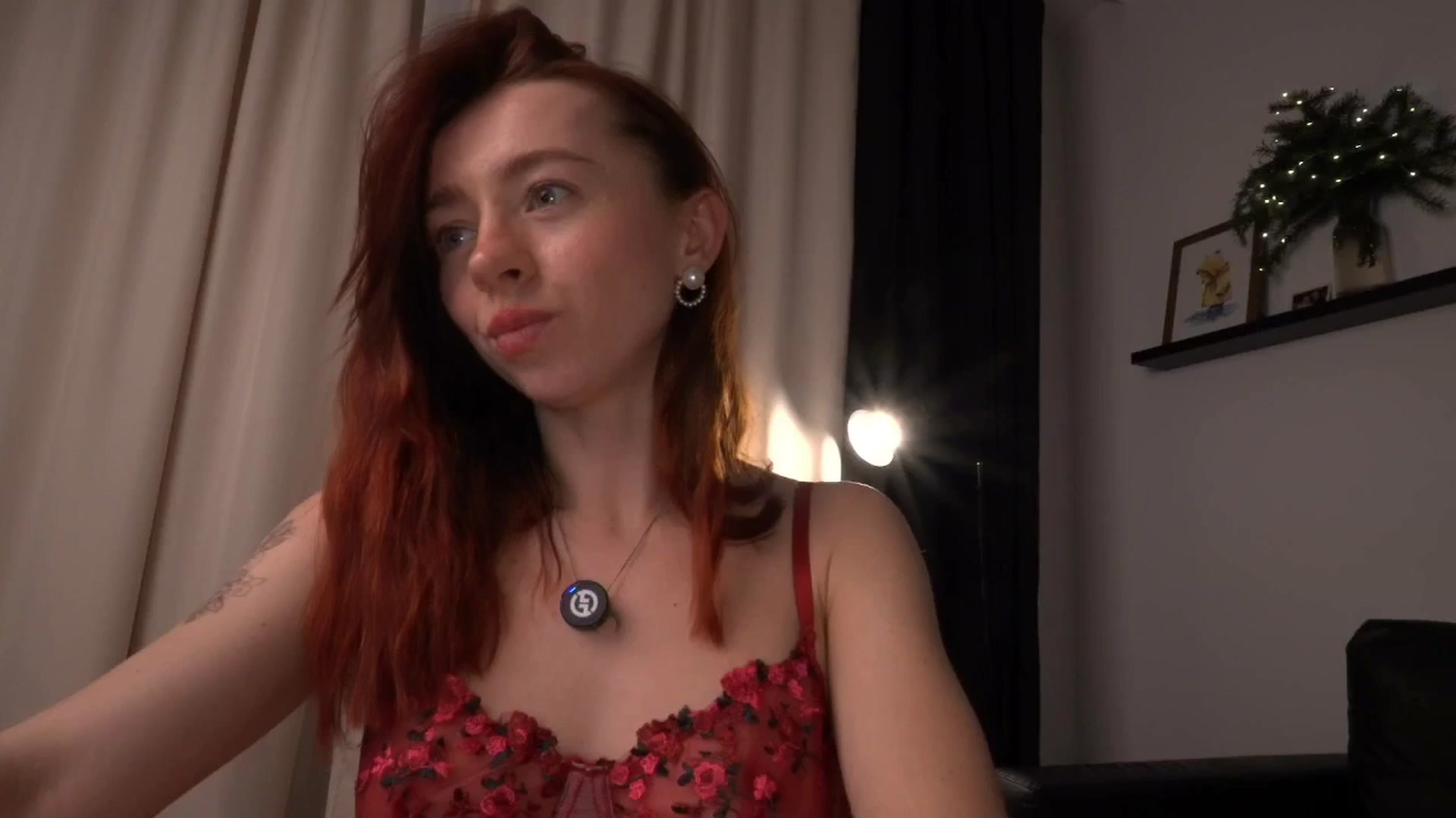 Gallery image thumbnail from LoveAmeli's myfreecams stream on, 12/24/2025, 19:30 image 18 of 20