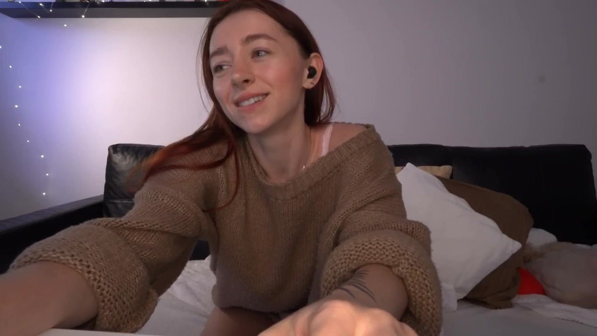 Gallery image thumbnail from LoveAmeli's myfreecams stream on, 01/25/2026, 14:11 image 5 of 20