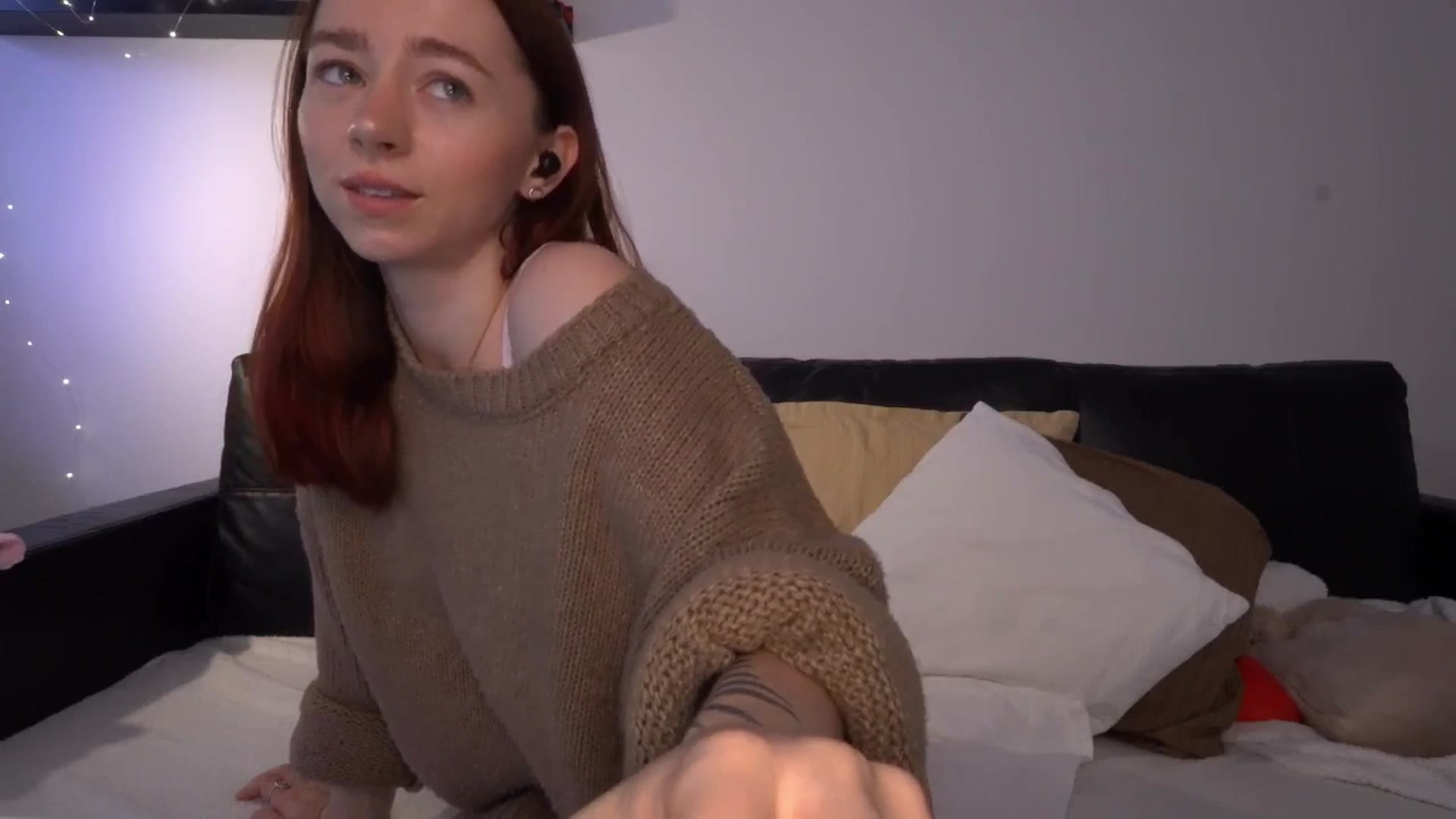 Gallery image thumbnail from LoveAmeli's myfreecams stream on, 01/25/2026, 14:11 image 7 of 20