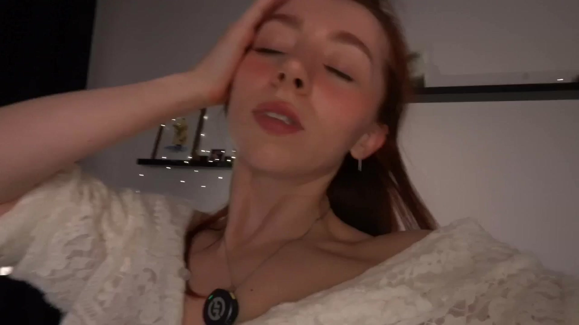 Gallery image thumbnail from LoveAmeli's myfreecams stream on, 04/12/2026, 18:53 image 15 of 20