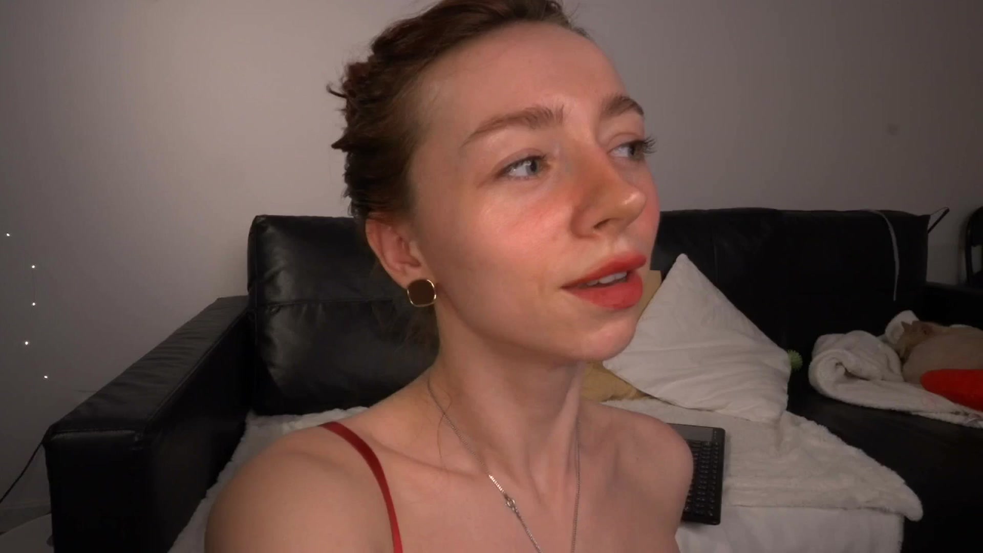 Gallery image thumbnail from LoveAmeli's myfreecams stream on, 05/02/2026, 19:43 image 1 of 20