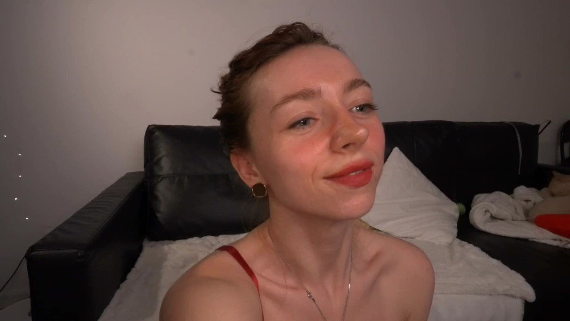 Gallery image thumbnail from LoveAmeli's myfreecams stream on, 05/02/2026, 19:43 image 4 of 20