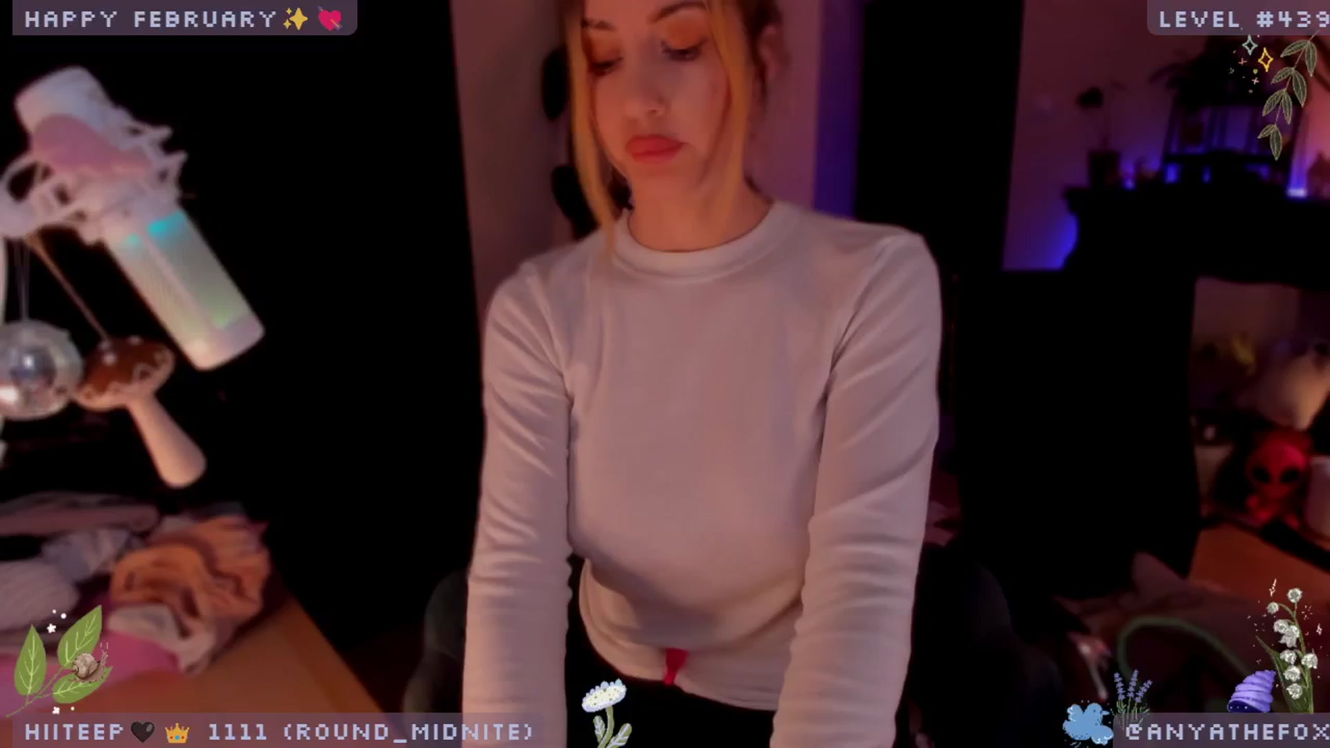 Gallery image thumbnail from LoveDove's myfreecams stream on, 02/17/2025, 09:55 image 17 of 20
